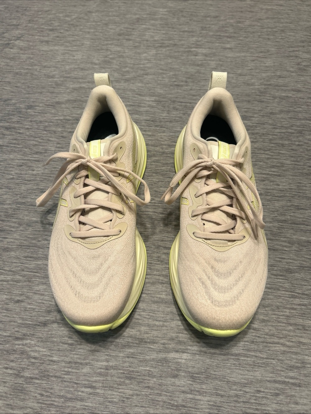 ASICS Women's Gel-Cumulus 27 Running Shoes Size 10.5 White/Yellow